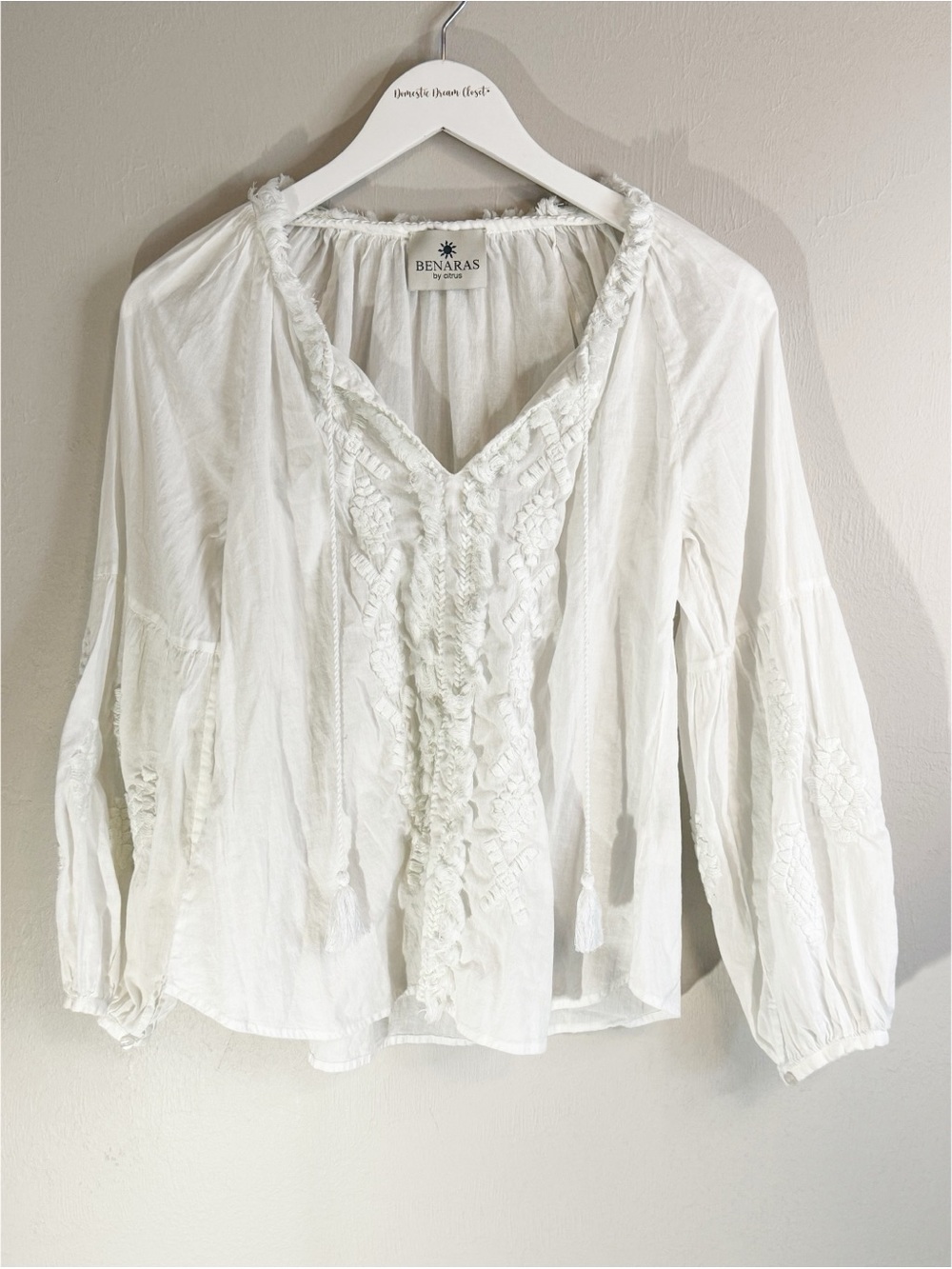 BENARAS BY CITRUS Women’s White Tonal Embroidered Long Sleeve Peasant Boho Top S